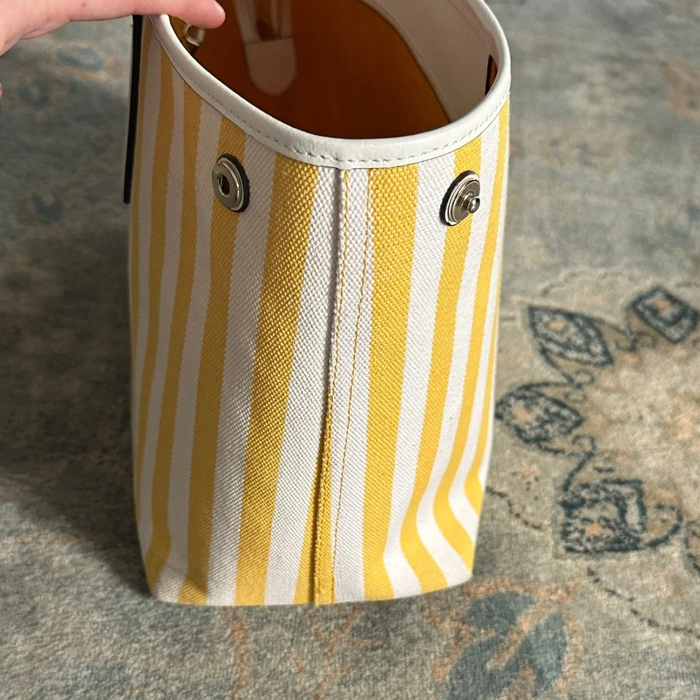 Kate Spade Street Tote ✨ Yellow & White Summer Stripes - Picture 3 of 9